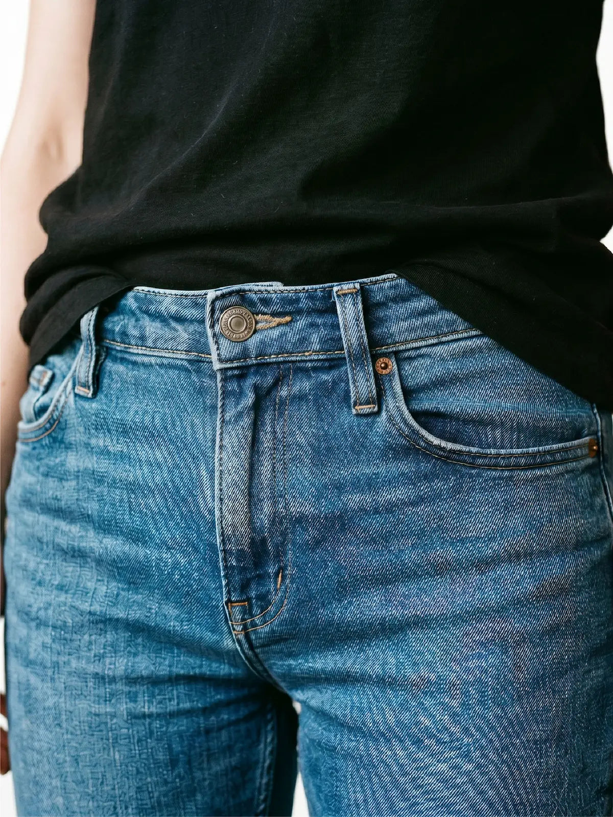 INVISIBLE UNDER CLOTHES